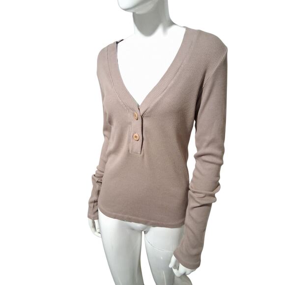 Monrow Quiet Luxury Women's size M Ribbed Grungecore Preppy Fitted Henley Top - Picture 8 of 11